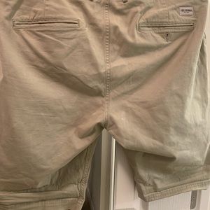 Ben Sherman Khaki shorts w/ tape detail. 36 waist